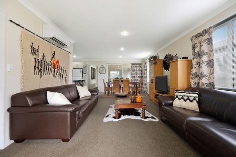 Photo of property in 19 Pounamu Place, Pegasus, 7612