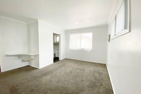 Photo of property in 18 Jamaica Place, Blockhouse Bay, Auckland, 0600