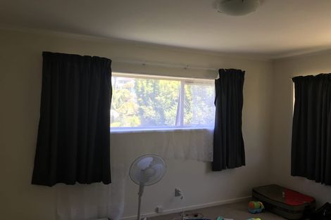 Photo of property in 63 Chelsea View Drive, Chatswood, Auckland, 0626