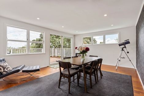 Photo of property in 4 Longfellow Parade, Glen Eden, Auckland, 0604