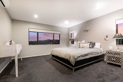 Photo of property in 29 Huntington Park Drive, Greenhithe, Auckland, 0632