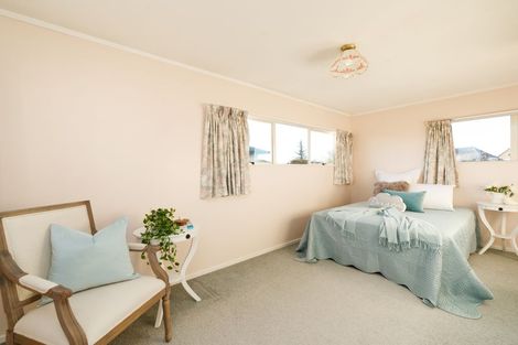 Photo of property in 14 Balcairn Place, Terrace End, Palmerston North, 4410