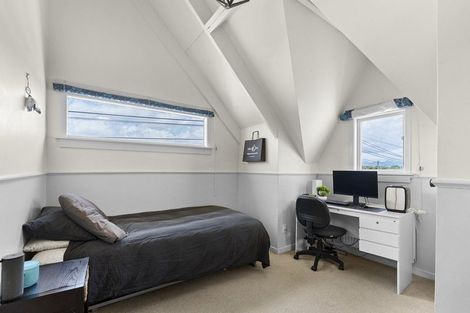 Photo of property in 4 Smith Road, Merrilands, New Plymouth, 4312