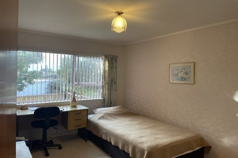 Photo of property in 33d Kirby Street, Glendene, Auckland, 0602