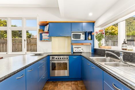 Photo of property in 103 Muritai Road, Eastbourne, Lower Hutt, 5013