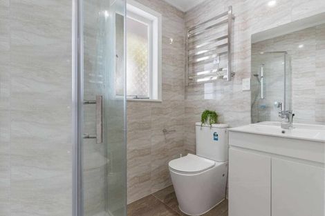 Photo of property in 11 Harrington Road, Henderson, Auckland, 0610