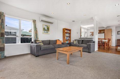 Photo of property in 8 Hunua Road, Papakura, 2110