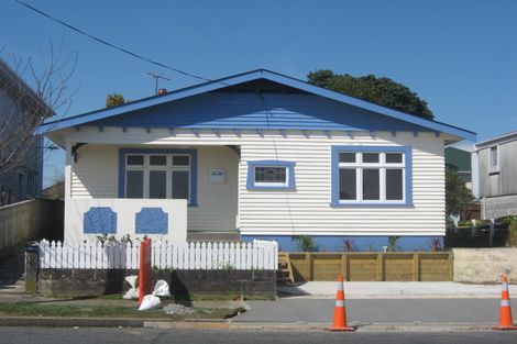 Photo of property in 31 Bulteel Street, New Plymouth, 4310