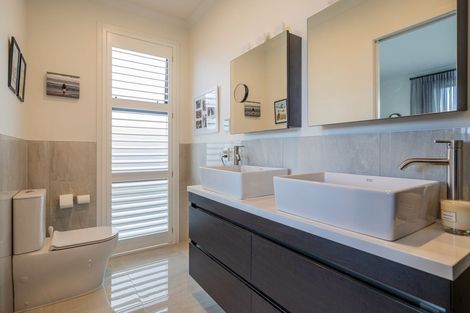 Photo of property in 35 Awatea Drive, Whitianga, 3510