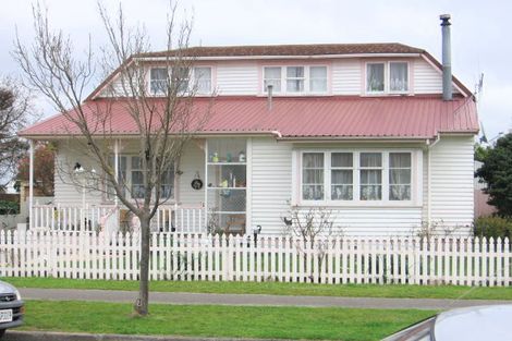 Photo of property in 28 Oxford Street, Hokowhitu, Palmerston North, 4410