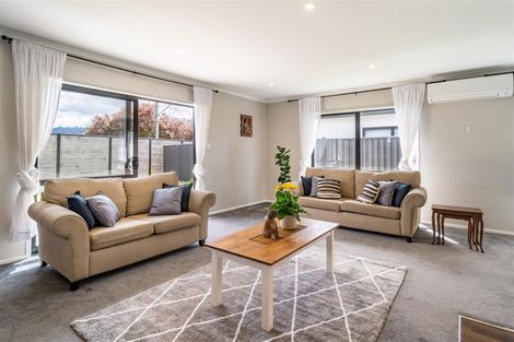 Photo of property in 36 Te Kaeaea Crescent, Wallaceville, Upper Hutt, 5018