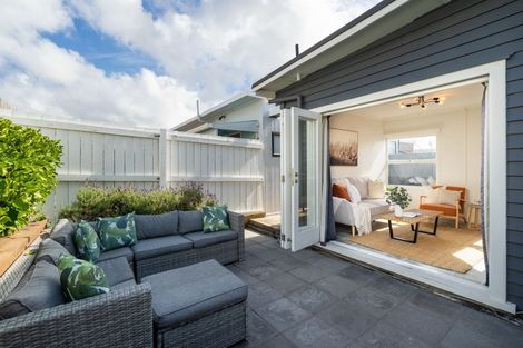 Photo of property in 1/223 Onewa Road, Birkenhead, Auckland, 0626