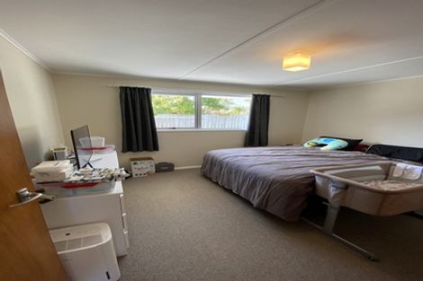 Photo of property in 169a Newlands Road, Newlands, Wellington, 6037