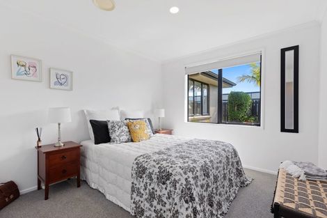 Photo of property in 19 Beachmere Place, Papamoa Beach, Papamoa, 3118