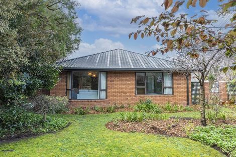 Photo of property in 32 Saint Martins Road, Saint Martins, Christchurch, 8022