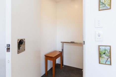 Photo of property in 121 Cashmere Drive, Fitzherbert, Palmerston North, 4410