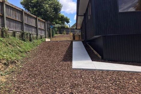 Photo of property in 2/6 Cresta Avenue, Beach Haven, Auckland, 0626