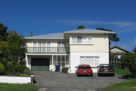 Photo of property in 17 Evans Road, Glen Eden, Auckland, 0602