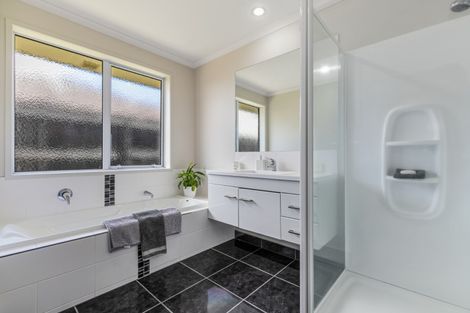 Photo of property in 39 Sunningdale Street, Wattle Downs, Auckland, 2103