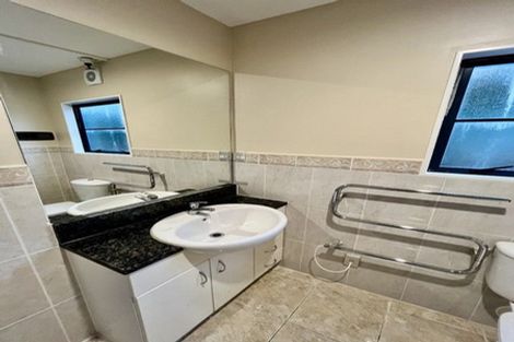 Photo of property in 5 Maidstone Place, Oteha, Auckland, 0632