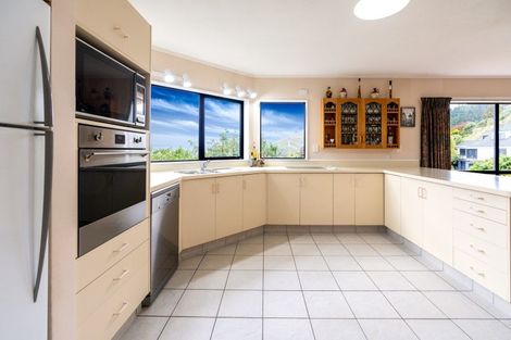 Photo of property in 91 Woodman Drive, Tawa, Wellington, 5028