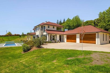 Photo of property in 10 Warman Road, Okura, Auckland, 0792