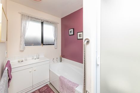 Photo of property in 2/14 Innisfree Place, Northwood, Christchurch, 8051