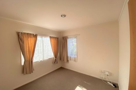 Photo of property in 1/9 Mira Place, Windsor Park, Auckland, 0632