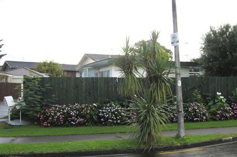 Photo of property in 1/22 Ballater Place, Highland Park, Auckland, 2010