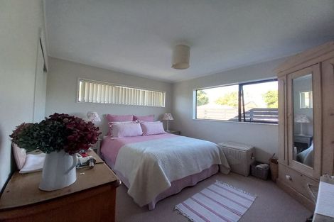 Photo of property in 7 Graham Grove, Waikanae, 5036