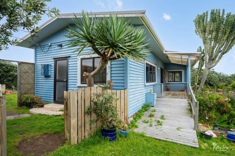 Photo of property in 8-10 Kelly Street, Baylys Beach, Dargaville, 0377