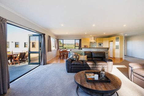Photo of property in 408 Aranui Road, Kairanga, Palmerston North, 4475