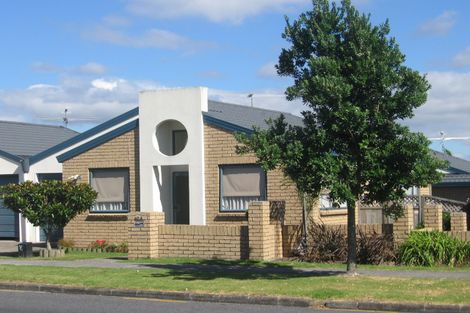 Photo of property in 40a Delta Avenue, New Lynn, Auckland, 0600