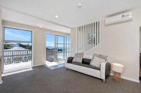 Photo of property in 18 Norna Crescent, Kelburn, Wellington, 6012