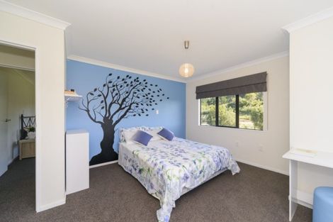 Photo of property in 302 Ngahere Park Road, Turitea, Palmerston North, 4472