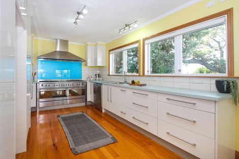 Photo of property in 24 Howard Road, Northcote, Auckland, 0627