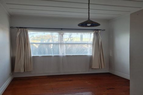 Photo of property in 31 Sutherland Road, Point Chevalier, Auckland, 1025