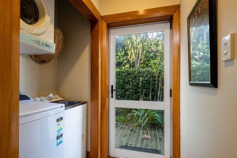 Photo of property in 42 Octavius Place, New Plymouth, 4312