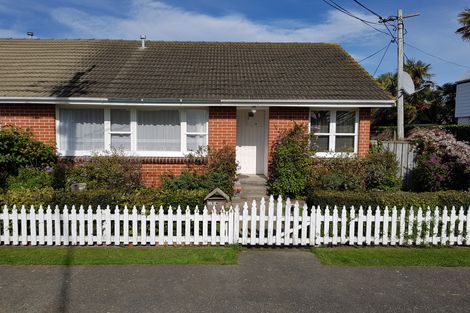 Photo of property in 2/124 Epuni Street, Epuni, Lower Hutt, 5011