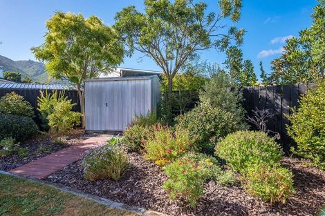 Photo of property in 3a Arthur Grove, Waikanae, 5036