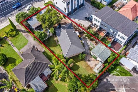 Photo of property in 210 Lake Road, Northcote, Auckland, 0627