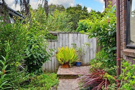 Photo of property in 12 Lemonwood Place, The Gardens, Auckland, 2105