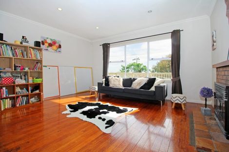 Photo of property in 34 Peverill Crescent, Papatoetoe, Auckland, 2025