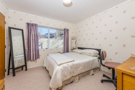 Photo of property in 5 Cherub Place, West Harbour, Auckland, 0618