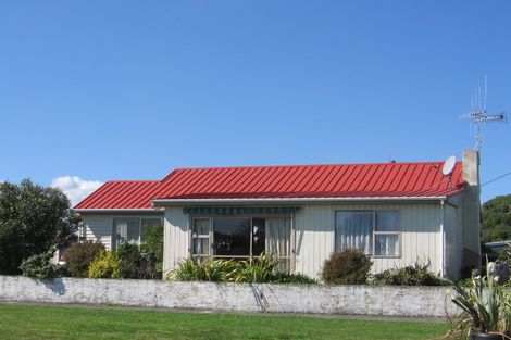 Photo of property in 2 Easton Street, Foxton, 4814