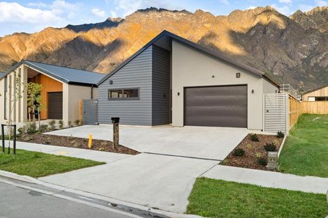 Photo of property in 15 Woolshed Road, Jacks Point, Queenstown, 9371