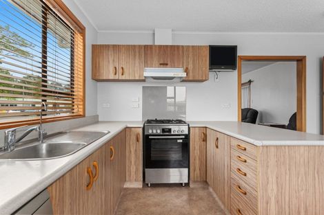 Photo of property in 65 College Road, Edgecumbe, 3120