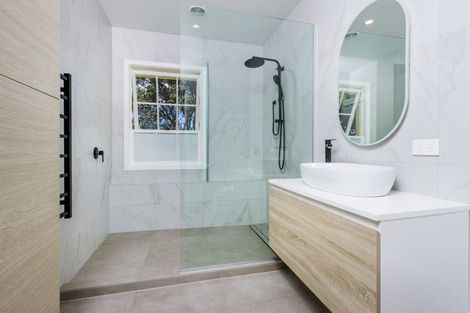 Photo of property in 40 Shakespeare Road, Milford, Auckland, 0620