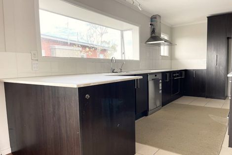 Photo of property in 988 East Coast Road, Northcross, Auckland, 0632