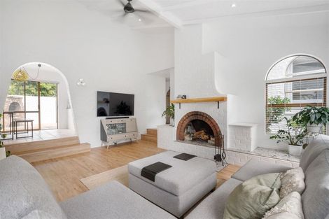 Photo of property in 11 William Hadlow Place, Hatfields Beach, Orewa, 0931